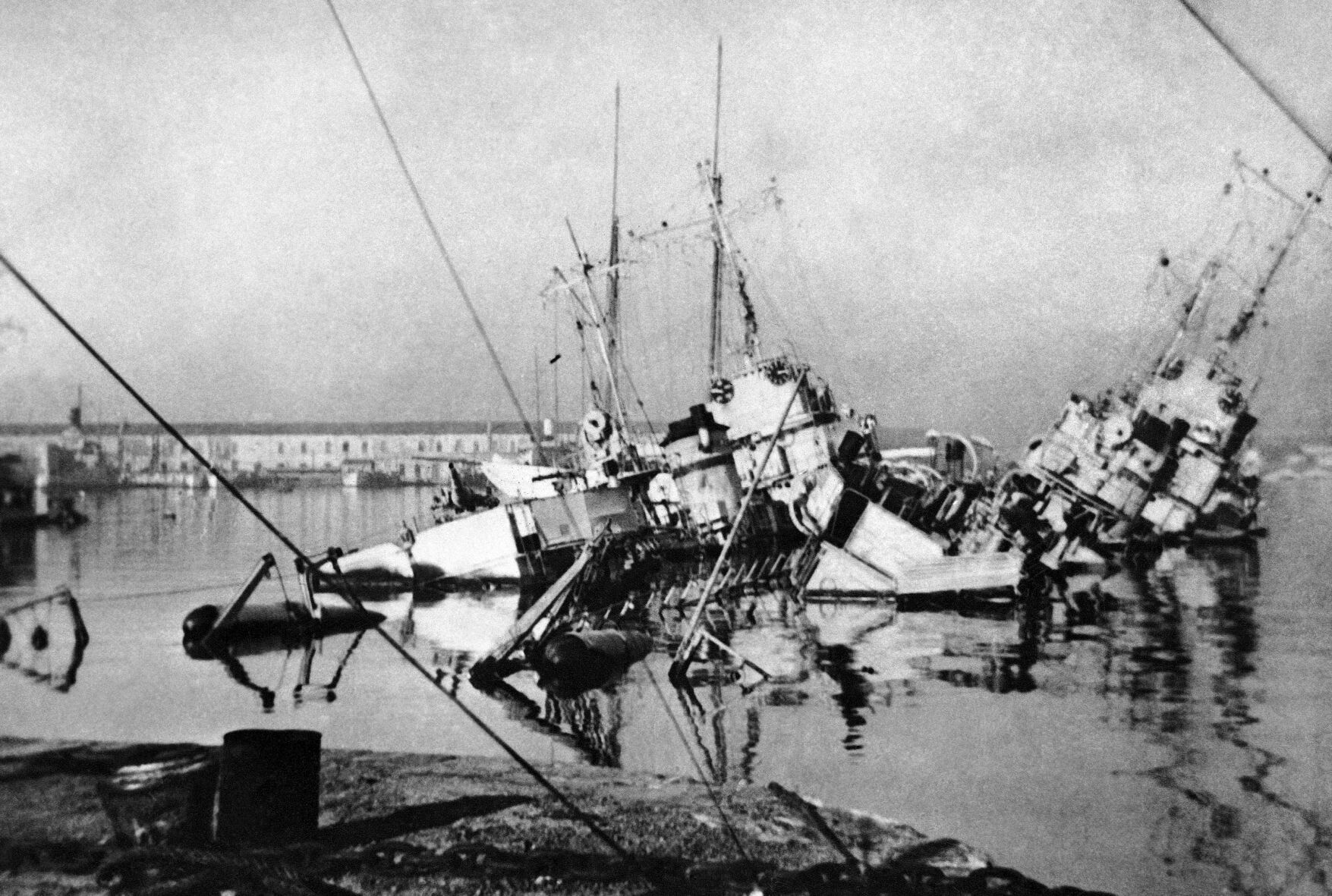 1942: Vichy French Navy